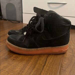 Women’s Nike Af1 HIGH 07 suede in size 8